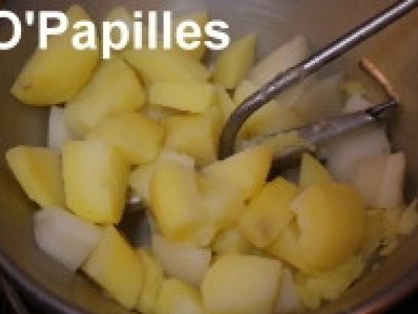 Purée de pommes de terre et radis noir - Préparation etape 1