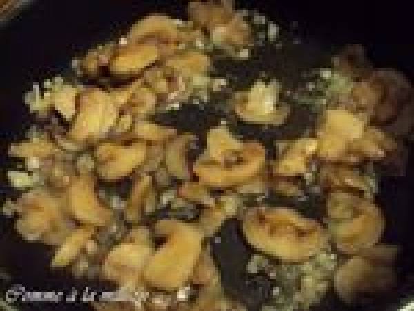 Tagliatelles fraîches aux champignons et lardons - Préparation etape 2