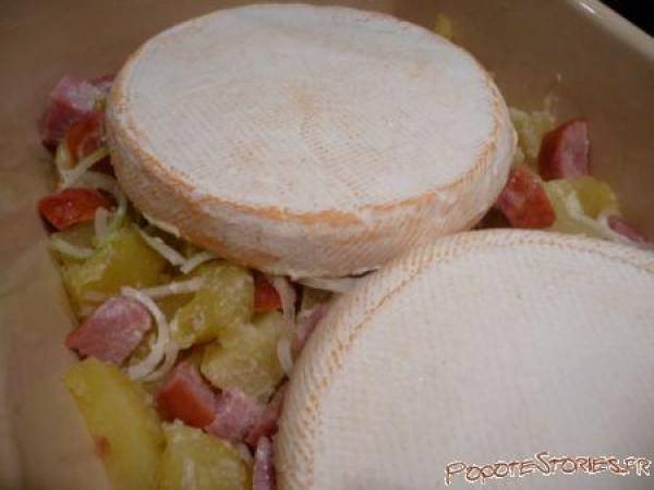 TARTIFLETTE A LA SAUCISSE DE MONTBELIARD - Préparation etape 6