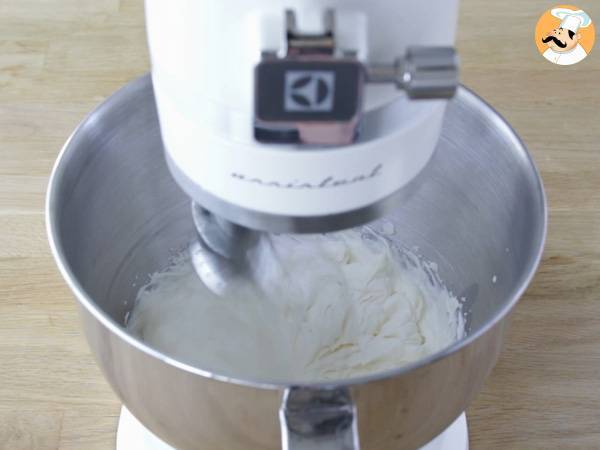 Glace au yaourt et à la framboise - Préparation etape 1