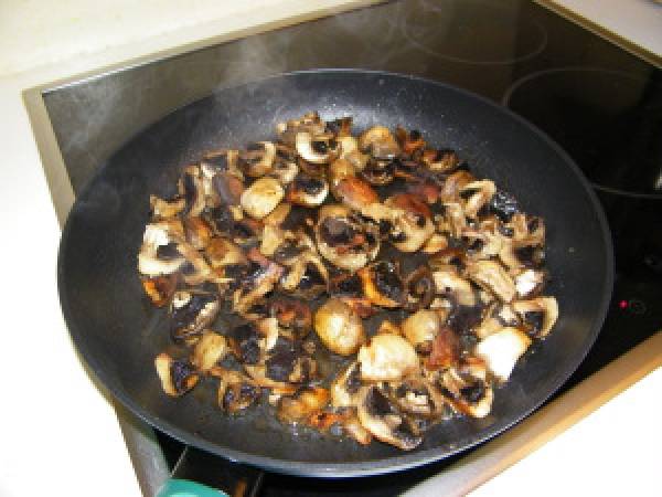 Aumonières à la dinde et aux champignons - Préparation etape 1