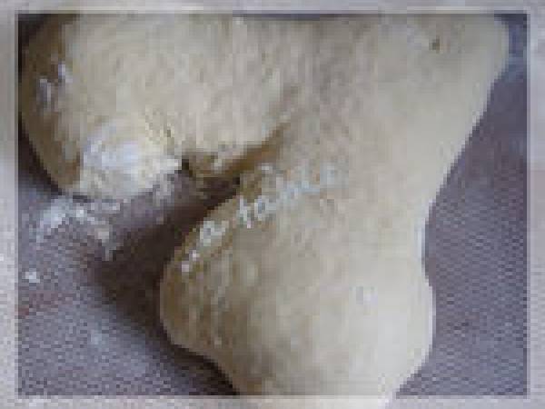 PAIN AU COEUR CROUSTILLANT POUR LA ST VALENTIN - Préparation etape 10