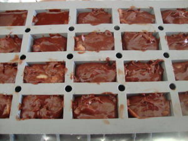 MINI-CAKES CHOCOLAT/POIRE FACON BROWNIES - Préparation etape 4