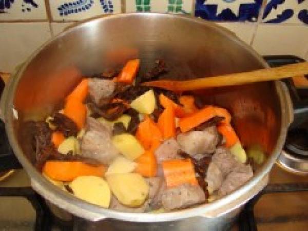 Sauté de porc aux cepes, special dedicace à Laurence - Préparation etape 4