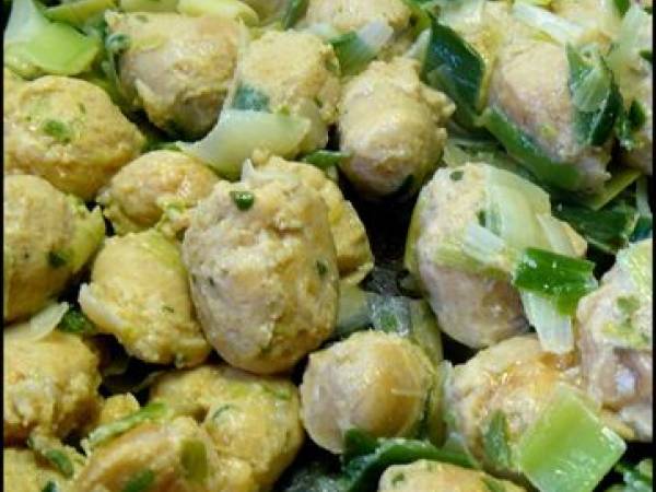 Gratin de pâtes aux poireaux et saucisses de poulet - Préparation etape 4