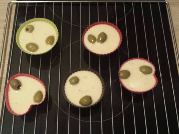 Muffins salés Babybel-olive - Préparation etape 1