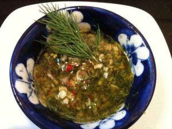 Brochettes de porc sur tiges de citronnelle, sauce au piment - Préparation etape 5