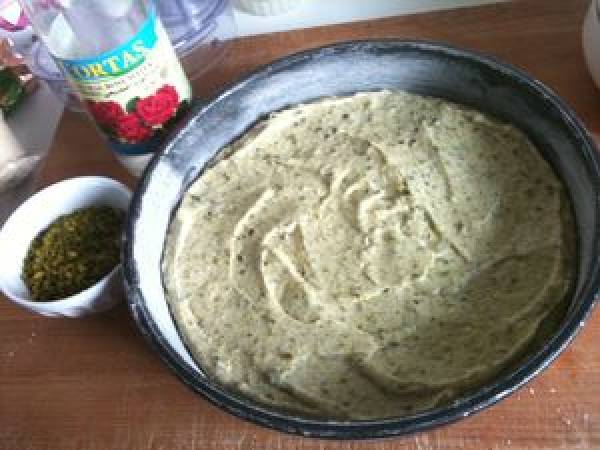 Mon gâteau pistache au chocolat blanc, aux framboises et à la rose - Préparation etape 4