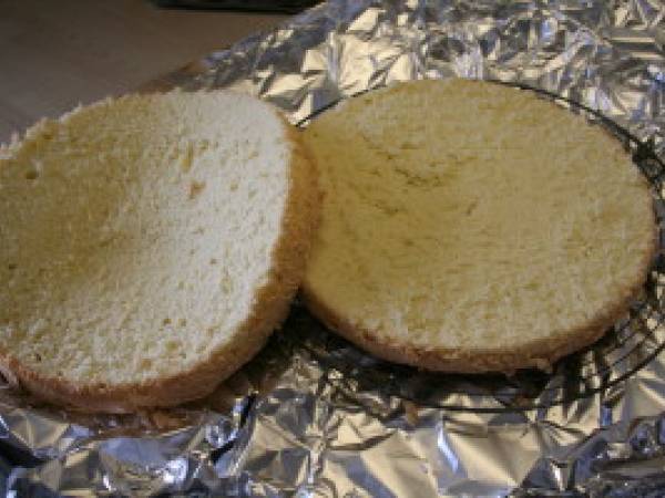 Gâteau d'anniversaire à la couverture de massepain - Préparation etape 7