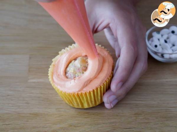 Cupcakes monstres pour Halloween - Préparation etape 16
