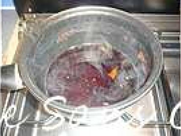 Poires pochées au porto, aux épices et chocolat - Préparation etape 4