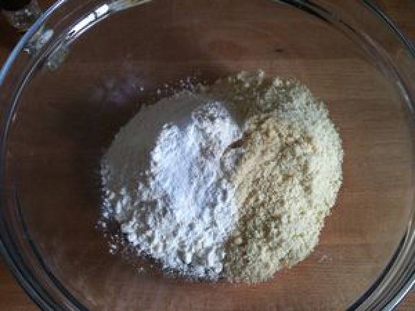 Le gâteau d'amandes aux pignons des soeurs Scotto (Italie) - Préparation etape 2