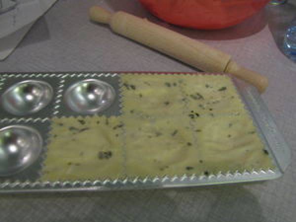 Ravioles jambon fumé, ricotta, basilic sauce tomate - Préparation etape 5