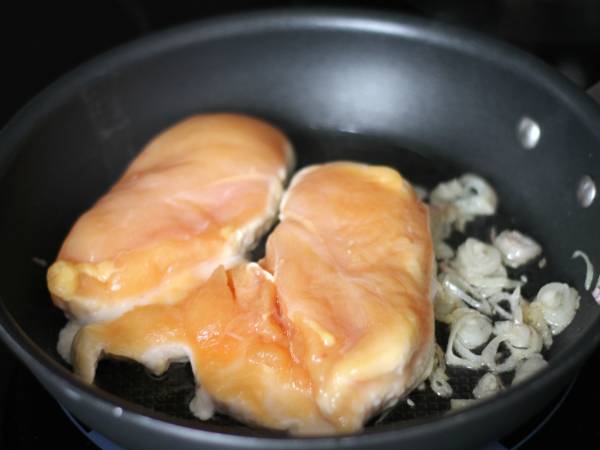 Escalope de poulet à la crème et aux speculoos - Préparation etape 1