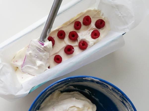 BÛCHE CITRON, FRAMBOISE, PRALINE ROSE, PALET BRETON - Préparation etape 3