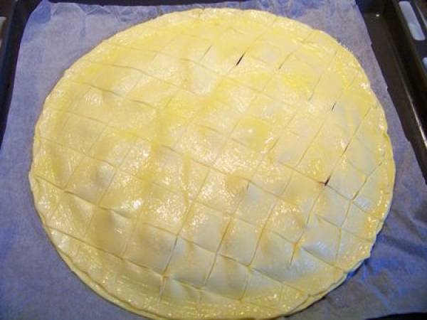 Galette des rois frangipane citron framboise. - Préparation etape 10