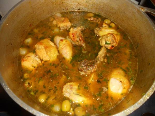 Tajine de poulet aux olives et petits oignons - Préparation etape 5
