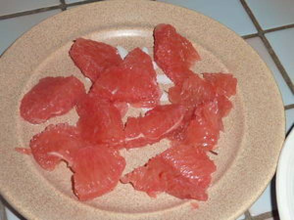 Petite salade de mâche aux crevettes, avocat et pamplemousse - Préparation etape 2