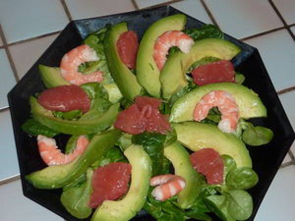 Petite salade de mâche aux crevettes, avocat et pamplemousse - Préparation etape 3
