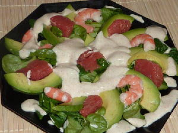 Petite salade de mâche aux crevettes, avocat et pamplemousse - Préparation etape 4