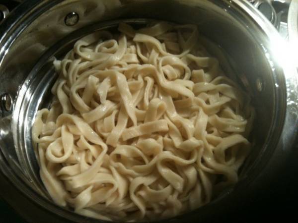 Sauté de courgettes noix de saint jacques sur son lit de tagliatelles maison - Préparation etape 10
