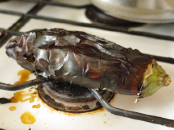 Dip d'aubergines grillées, mélasse de grenade. - Préparation etape 3