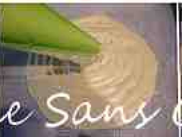 Bavarois à la clémentine et Grand-Marnier sur un biscuit cuillère maison. - Préparation etape 4