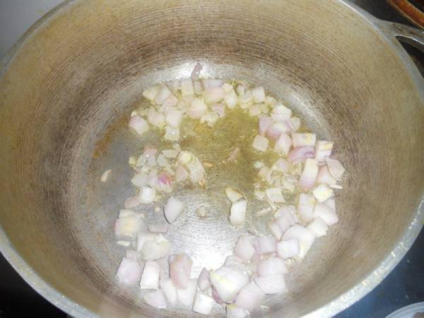 Poulet aux tomates confites, amandes, cannelle et miel - Préparation etape 2