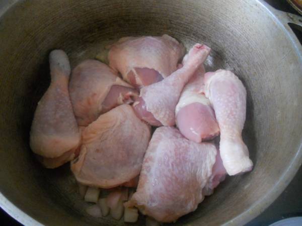 Poulet aux tomates confites, amandes, cannelle et miel - Préparation etape 3