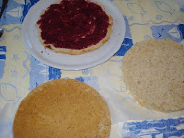 Gâteau d'anniversaire aux noisettes et aux fruits rouges - Préparation etape 10