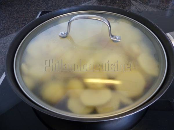 Tartiffade de pommes de terre au saint-nectaire et au cantal - Préparation etape 3