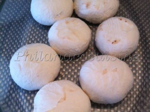 Champignons farcis au boursin cuisine - Préparation etape 1