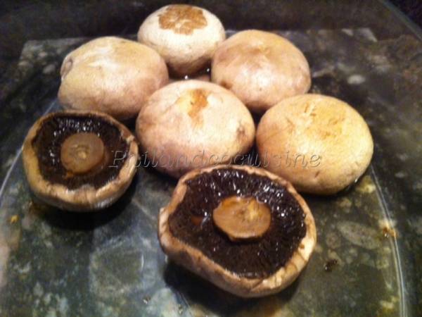 Champignons farcis au boursin cuisine - Préparation etape 2
