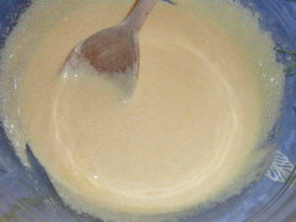 Gâteau roulé à la confiture de pêches - Préparation etape 1