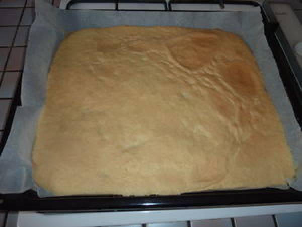 Gâteau roulé à la confiture de pêches - Préparation etape 5