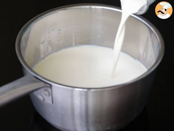 Panna Cotta à la vanille et son coulis de framboises - Préparation etape 2