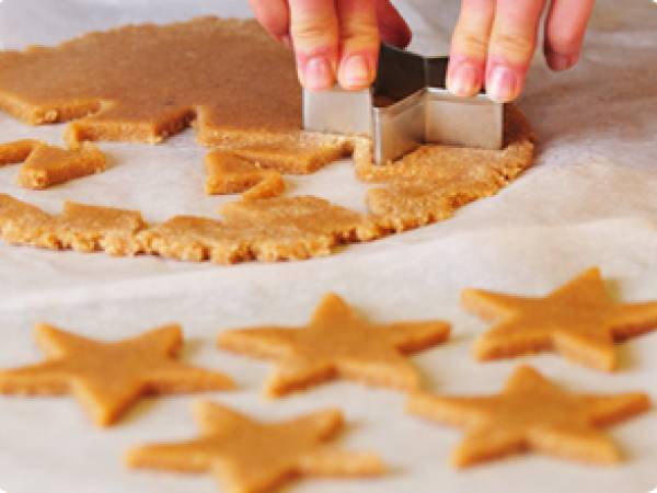 Zimtsterne ou étoiles à la cannelle sans gluten - Préparation etape 3
