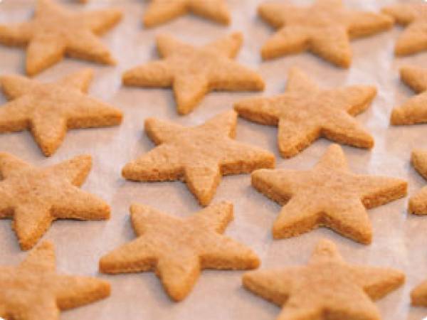 Zimtsterne ou étoiles à la cannelle sans gluten - Préparation etape 4