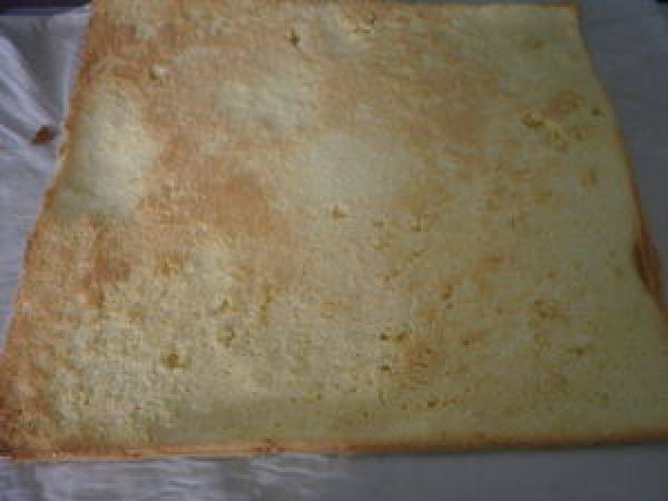 Bûche à la pistache et aux cerises Amarena. - Préparation etape 1