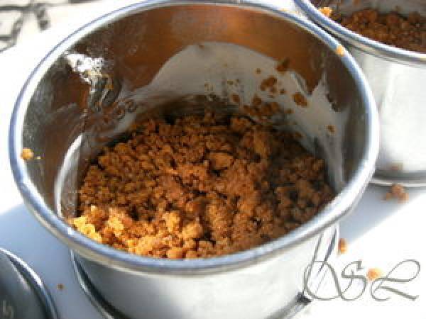 Poire fondante sur sablé aux spéculoos et sa sauce au chocolat (Roquefort ?) - Préparation etape 8