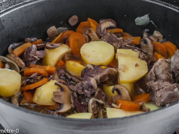 Mijoté de joues de porc aux champignons et carottes - Préparation etape 2