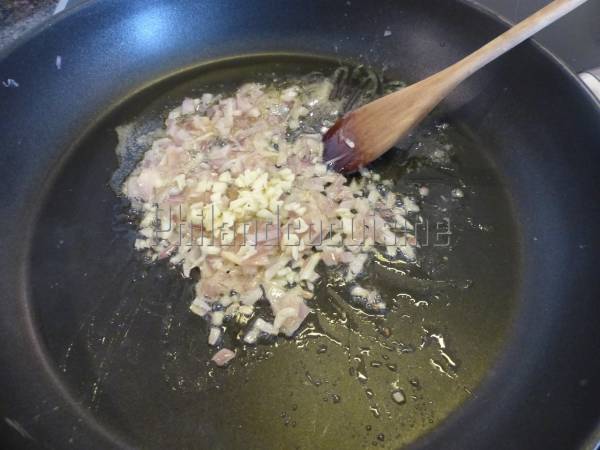 Terrine de poulet aux champignons - Préparation etape 1
