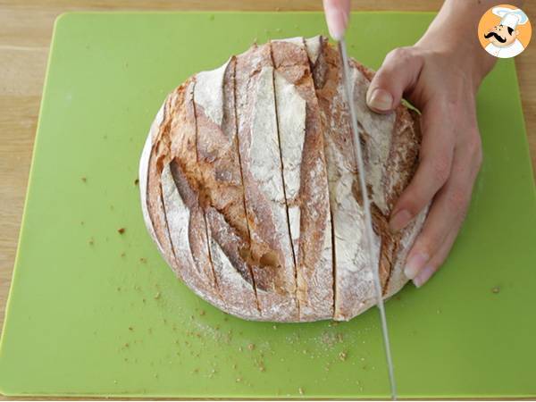Pain hérisson à effeuiller, au Cantal - tomates séchées - pesto - Préparation etape 1