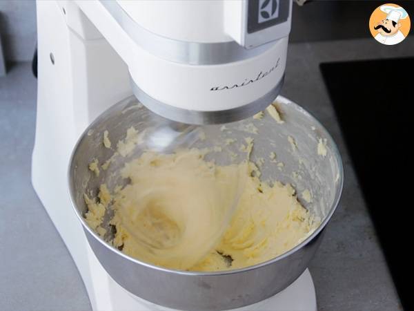 Gâteau en pâte à sucre PtitChef pas à pas et en video - Préparation etape 7