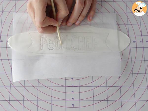 Gâteau en pâte à sucre PtitChef pas à pas et en video - Préparation etape 20