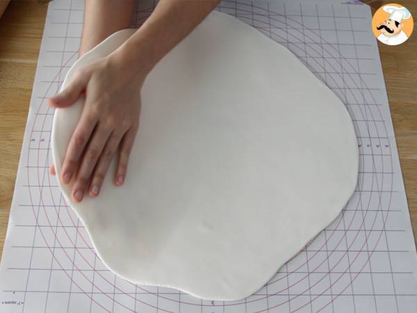 Gâteau en pâte à sucre PtitChef pas à pas et en video - Préparation etape 24