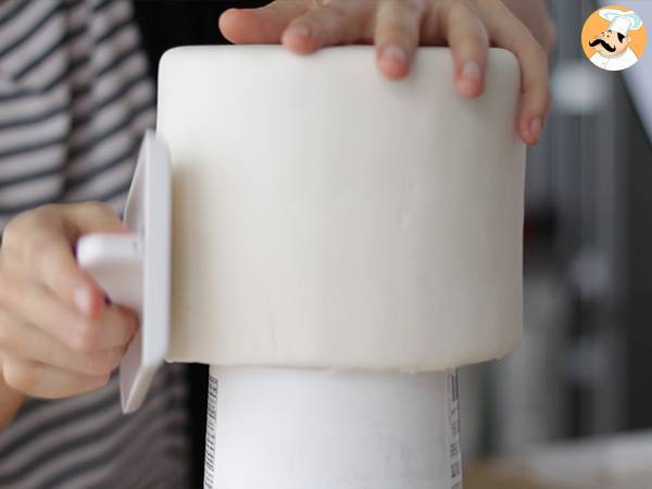 Gâteau en pâte à sucre PtitChef pas à pas et en video - Préparation etape 28