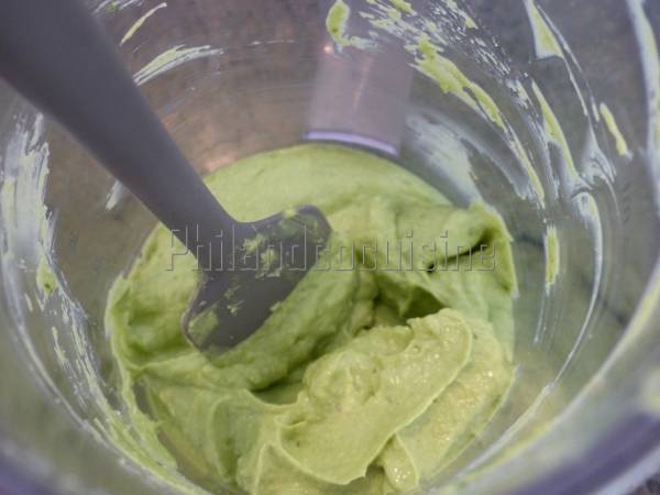 Pâtes sauce à l'avocat, amande, parmesan et basilic - Préparation etape 5