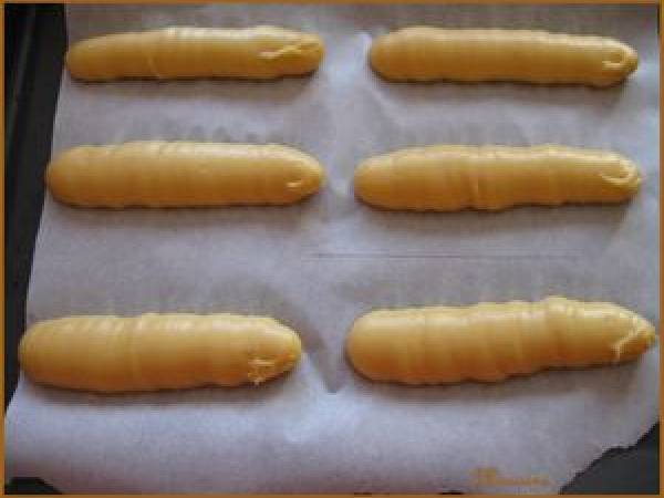 Eclairs fourrés à la crème diplomate et fraises - Préparation etape 6