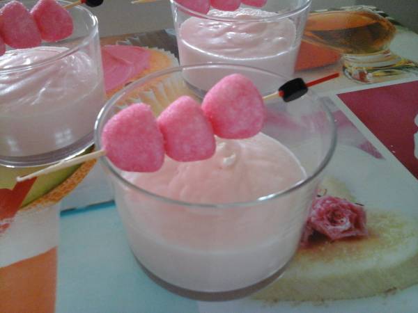 Mousse chantilly aux fraises tagada - Préparation etape 2